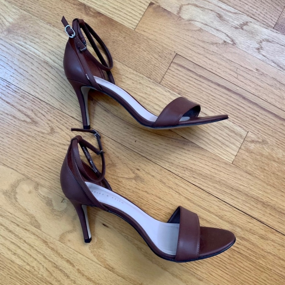 Ankle strap heels - Picture 4 of 7